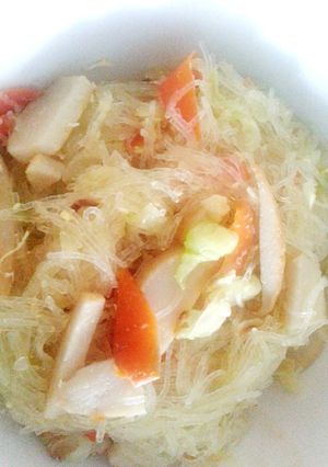 A picture of Stir fry glass noodle.