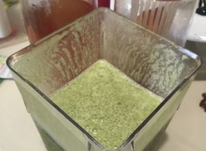 Una foto de Batido Verde con Frutas y Vitaminas