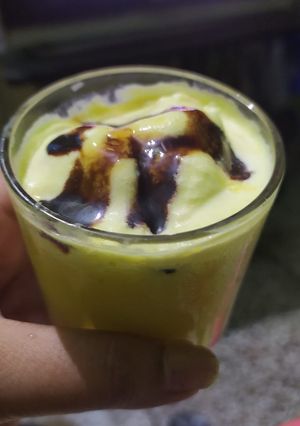 मैंगो शेक(mango shake recipe in hindi) रेसिपी मुख्य फोटो