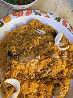 صورة لوصفة كبسة بالدجاج والكاري
