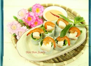 Hình của món Bánh Ướt Cuốn Tôm Chua.