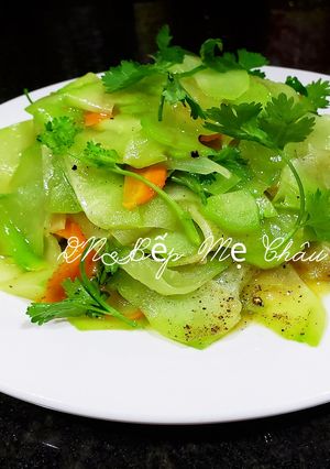 Hình của món Su su xào tỏi.