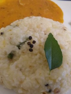 வெண் பொங்கல் (தமிழ்நாடு) (Ven pongal recipe in Tamil) செய்முறை முக்கிய புகைப்படம்