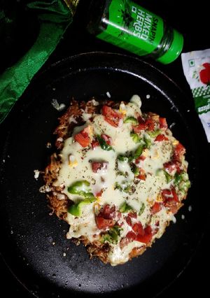 A picture of Noodles pizza.
