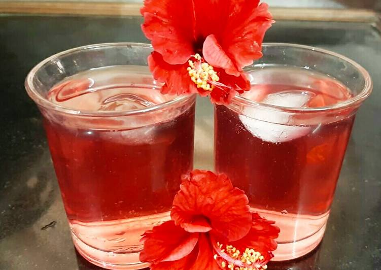 Hibiscus flower ice tea