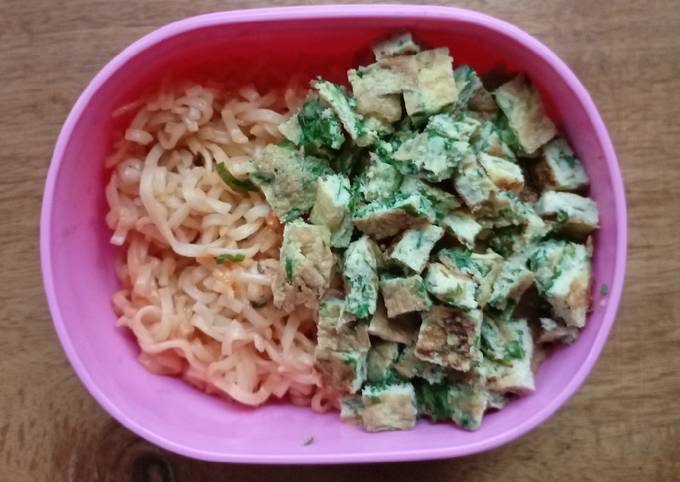 Cara bikin Mie Goreng Saos Tomat dan Dadar Pokcoy Cara bikin Mie Goreng Saos Tomat dan Dadar Pokcoy