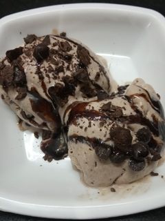 ચોકલેટ આઈસ્ક્રીમ (Chocolate Icecream Recipe In Gujarati) રેસીપી મુખ્ય ફોટો