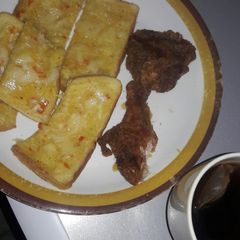 A picture of Garlic cheese bread.