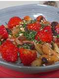 Ensalada templada de fresas, salmón y espárragos