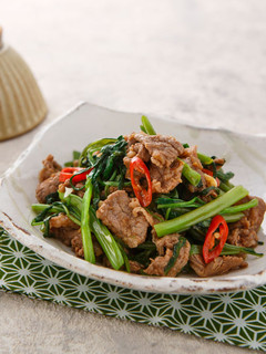 【家樂福廚房】沙茶牛肉炒空心菜 的食譜成品照片