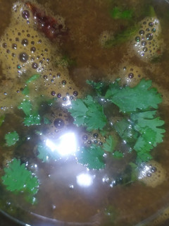தட்டபயிறு தக்காளி ரசம் (Thattapayaru thakkali rasam recipe in tamil) செய்முறை முக்கிய புகைப்படம்