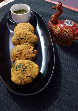A picture of Rajasthani kalmi vada.