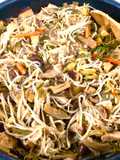 Chapsui de hongos shiitake con verduras