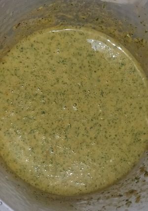 A picture of Hari chutney (Green Chutney).