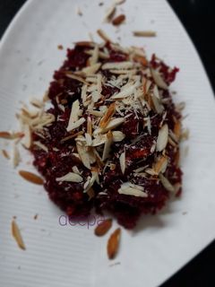 काली गाजर और चुकंदर का हलवा (kali gajar aur chukandar ka halwa recipe in Hindi) रेसिपी मुख्य फोटो