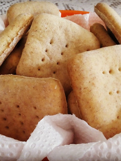 Una foto de Galletitas saladas integrales