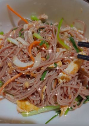 Hình của món Bún gạo lứt trộn.