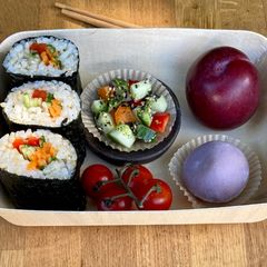 A picture of A Healthy Lunch Box.