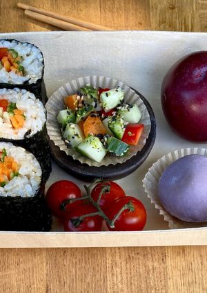A picture of A Healthy Lunch Box.