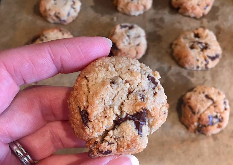 Steps to Prepare Speedy Bite Sized Chocolate & Almond Cookies