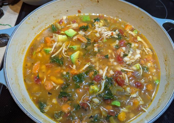 Mexican chicken and Avocado soup