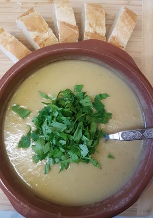 Una foto de Sopa de puerro y patata