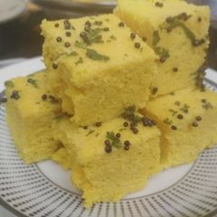 A picture of Instant khaman dhokla.