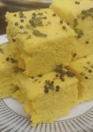 A picture of Instant khaman dhokla.