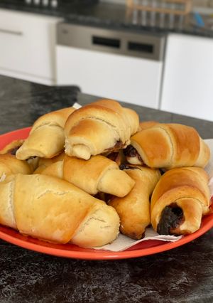 O poză a rețetei Cornulețe cu gem/nutella/brânză și ciuperci.