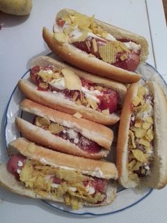 Una foto de Perritos calientes a mi manera