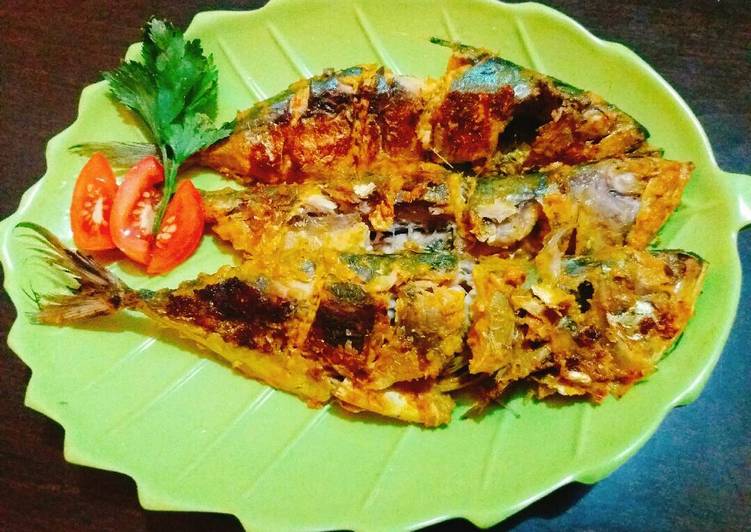 Langkah Mudah untuk Menyiapkan Ikan Kembung Belo Bakar Anti Gagal