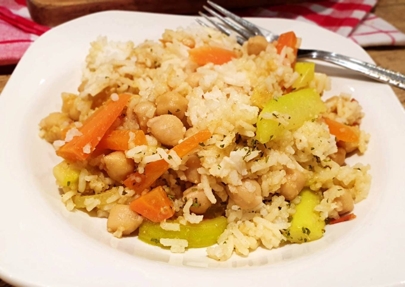 Garbanzos con arroz y verduras