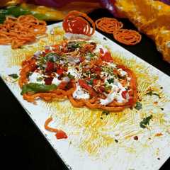 जलेबी चाट (Jalebi Chat recipe in hindi)-レシピのメイン写真