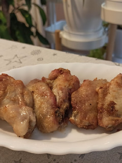 Una foto de Alitas de pollo al ajillo en airfryer