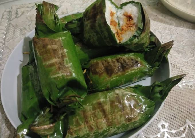 Lemper bakar Isi ayam Suwir