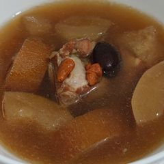 A picture of Old cucumber pork ribs soup.