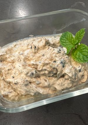 A picture of Black Olive and Cream Cheese Spread. Yummeeeee.