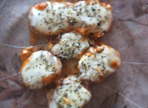 Una foto de Pasta: Rolls de Calabaza, H. Remolacha y Ricotta con Salsa