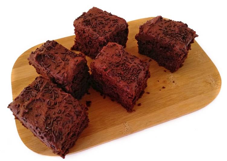 Bizcocho de chocolate con frosting receta vegan y sin gluten