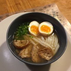 A picture of Udon noodles in miso soup.