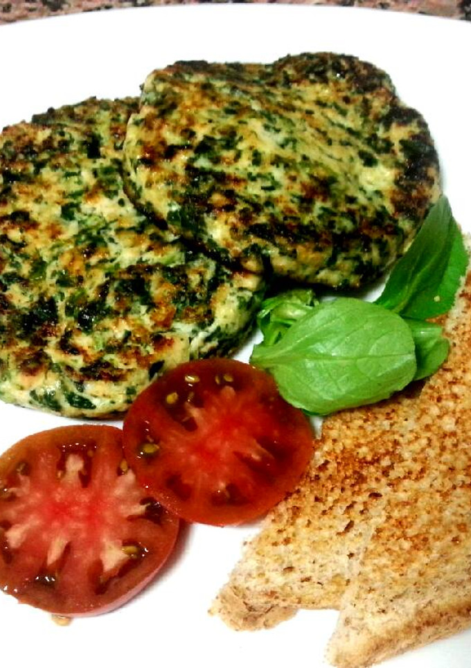 Una foto de Hamburguesas de pollo y espinacas