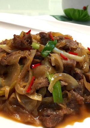 洋蔥炒牛肉 的食譜成品照片