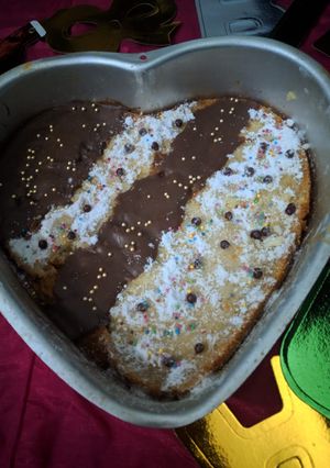 A picture of Cake in kadai.