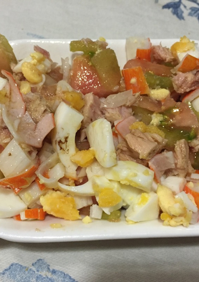 Una foto de Ensalada de huerto y mar