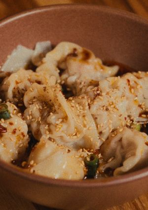A picture of Sichuan Style Wontons.