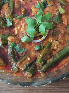 મસાલા ભીંડી(masala bhindi recipe in Gujarati) રેસીપી મુખ્ય ફોટો