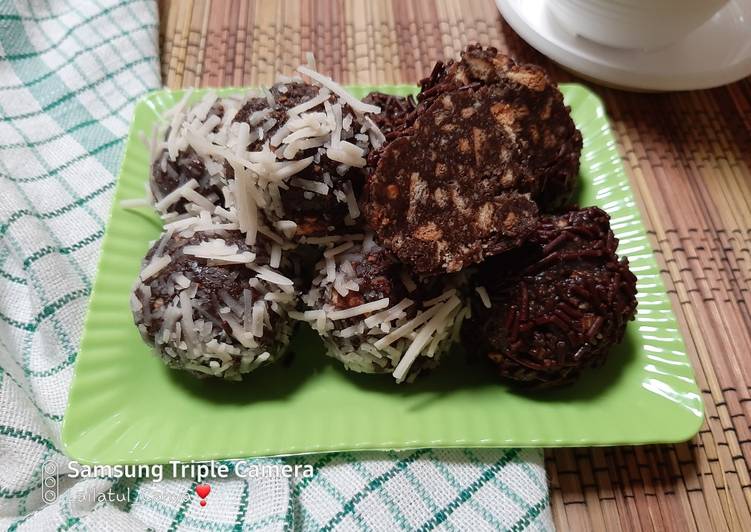 Cara Gampang Menyiapkan Biskuit Chocolate Balls, Lezat