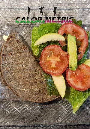 Una foto de 4. Quesadillas con flor de calabaza
