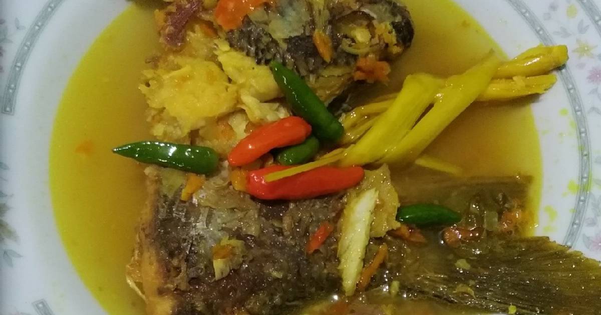 Resep Ikan Mas Bumbu Kuning Emak Roisyah Oleh Eno Rian Arifin Cookpad