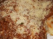 Una foto de raviolis de carne picada